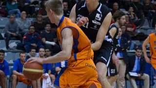 Barça B se impone en el duelo de colistas. Carles Bravo héroe; Marc Blanch MVP (37 val.)