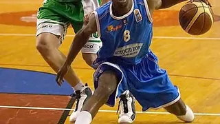 Smith encabeza la victoria del Burgos ante Manresa en su lucha por seguir vivo