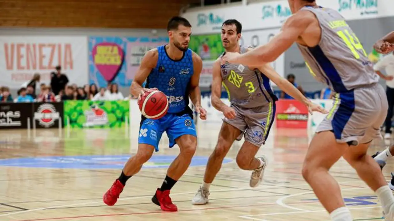 El incombustible Álex Llorca lidera a Class Bàsquet Sant Antoni