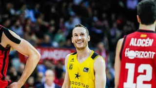 La batuta de Huertas y los puntos de Yusta guían a Iberostar Tenerife en Zaragoza (99-111)