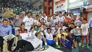 Latinoamérica: Un Súper 8 para Quimsa, Carl Herrera a salvo y hay bicampeón en Bolivia