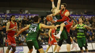 Iván Martínez dice adiós a la temporada y Granada busca recambio