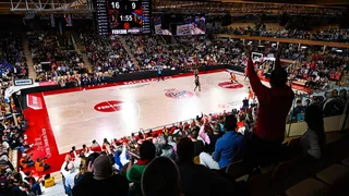 La tremenda pitada de la Fonteta tras el descalabro histórico ante ASVEL