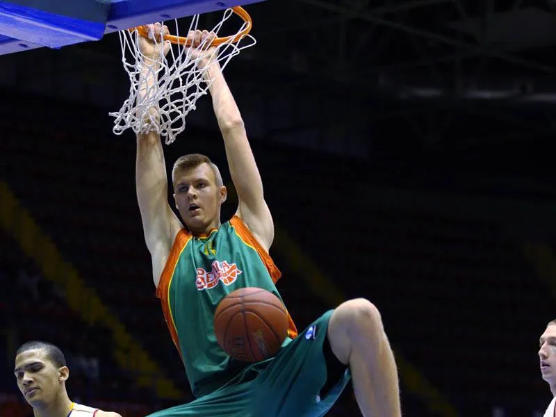 Kristaps Porzingis, mejor jugador joven de la Eurocup 14-15