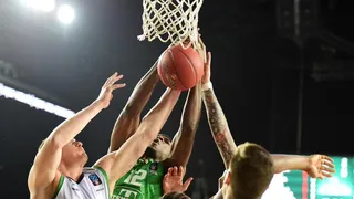 La Penya cae en un final apretado ante el Darussafaka (92-86)