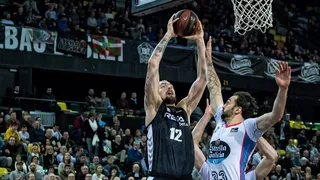 Bilbao Basket pasa por encima del Monbus Obradoiro (99-72)