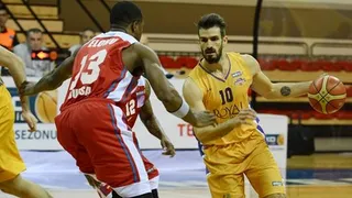 Ermis, debut triunfante con Gaziantep. Salvaje Batista (31+14). De Vries se carga a Efes