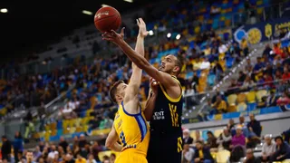La defensa del ALBA de Aíto hace renacer al Gran Canaria en el Top 16 (100-81)