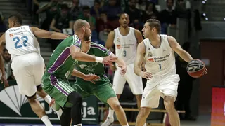 La exhibición anotadora de Fabien Causeur permite al Real Madrid vencer en Málaga (88-89)