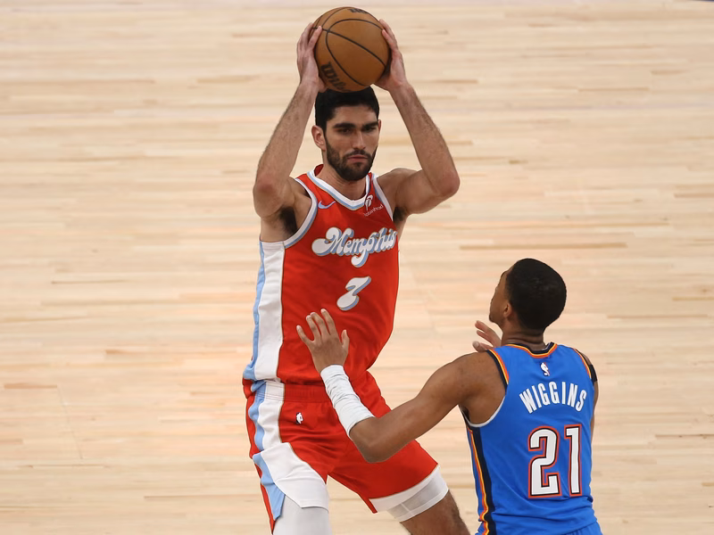 ¿Qué va a pasar con el futuro de Santi Aldama en la NBA?