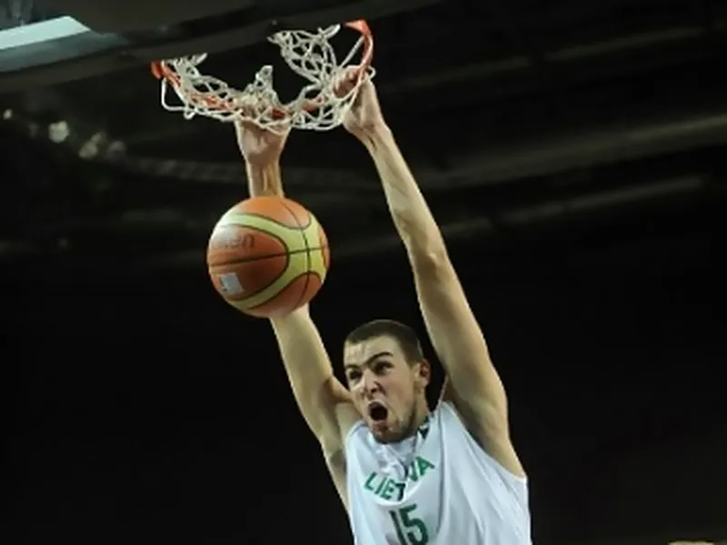 Mundial Sub19: ¡Final europea! Lituania cumple arrasando a Rusia y Serbia sufre pero vence a una Argentina de mucho corazón. ¿Quién es el favorito en la final?