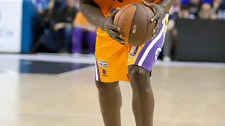 Florent Pietrus se gana quedarse en Valencia hasta final de temporada