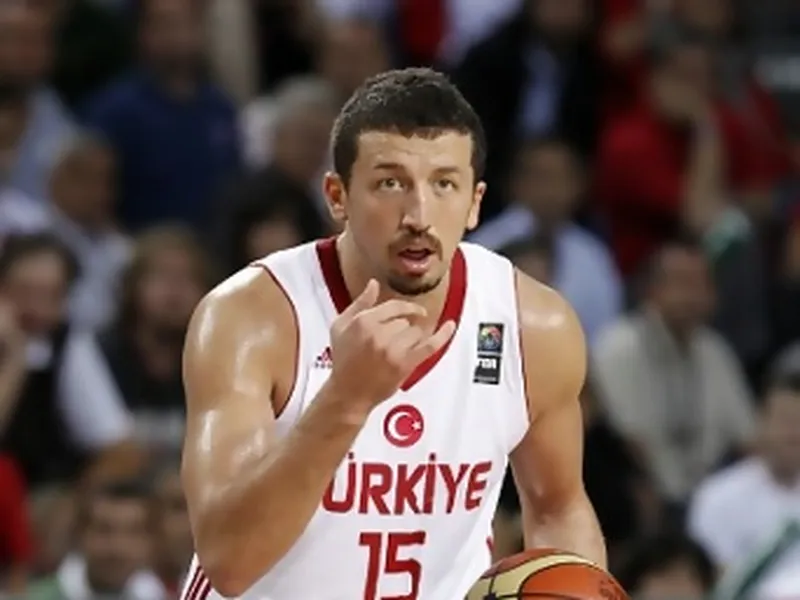 El mejor Rowland del año. Turkoglu, adiós a la selección. Coqueteos con el triple-doble