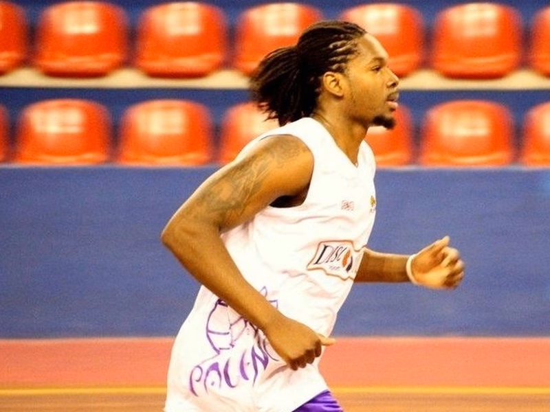Ike Okoye, del campeón de la LEB Oro a la segunda división de Uruguay