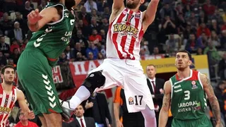 Printezis y Hackett doblegan a un Laboral Kutxa sin mando (82-68)