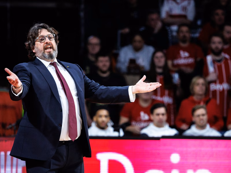 OFICIAL: Andrea Trinchieri de vuelta en un banquillo Euroliga