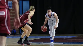 Silvia Domínguez dirige, Samuelson ejecuta y Perfumerías Avenida pone el 1-0 (55-77)