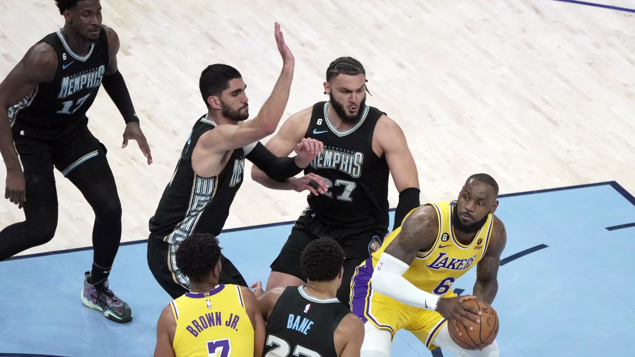 NBA Playoffs: Bucks vence sin Giannis, Grizzlies gana sin Morant. Nuggets coloca el 2-0