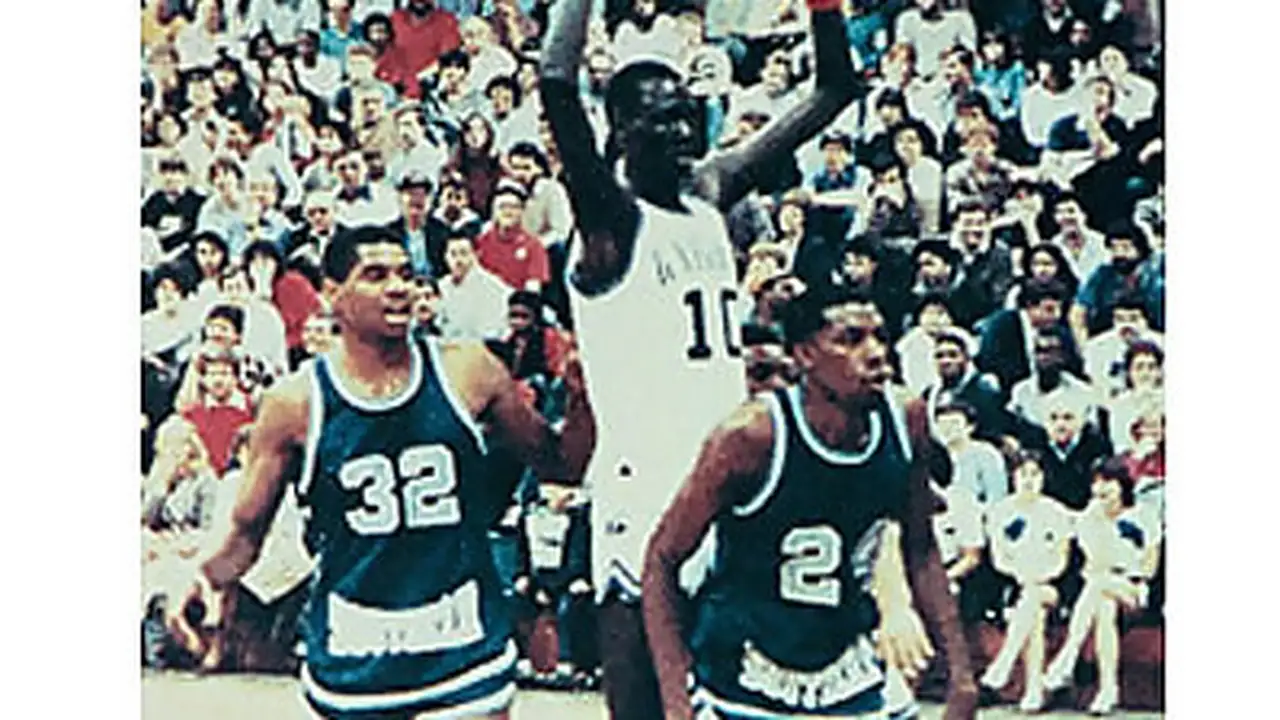 Manute Bol, moribundo y en quiebra