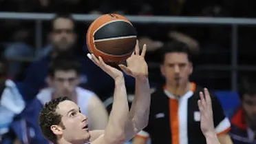 El Caja Laboral encuentra tiros letales para acabar con un valiente CB Granada (78-63)