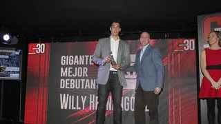 La revista Gigantes celebró anoche su treinta aniversario