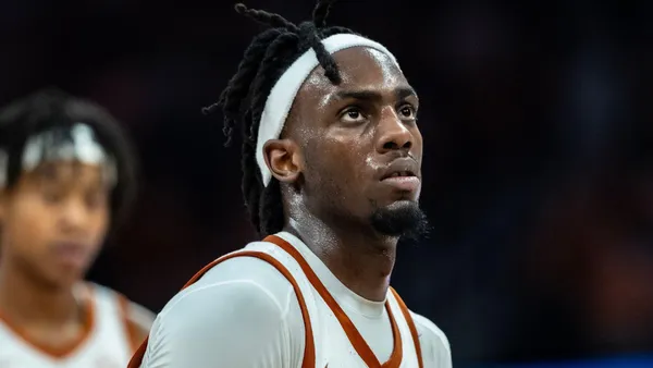 34 puntos, 6 triples y un mensaje claro: Arthur Kaluma quiere quedarse en los Lakers