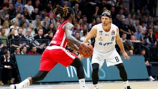 easyCreditBBL (J5): HAKRO Merlins sigue líder e invicto junto a Bayern Munich