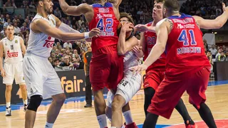 El Real Madrid cede ante CSKA y se complica el pase a cuartos (87-96)
