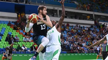 Argentina combina juventud y experiencia para someter a Nigeria (66-94)
