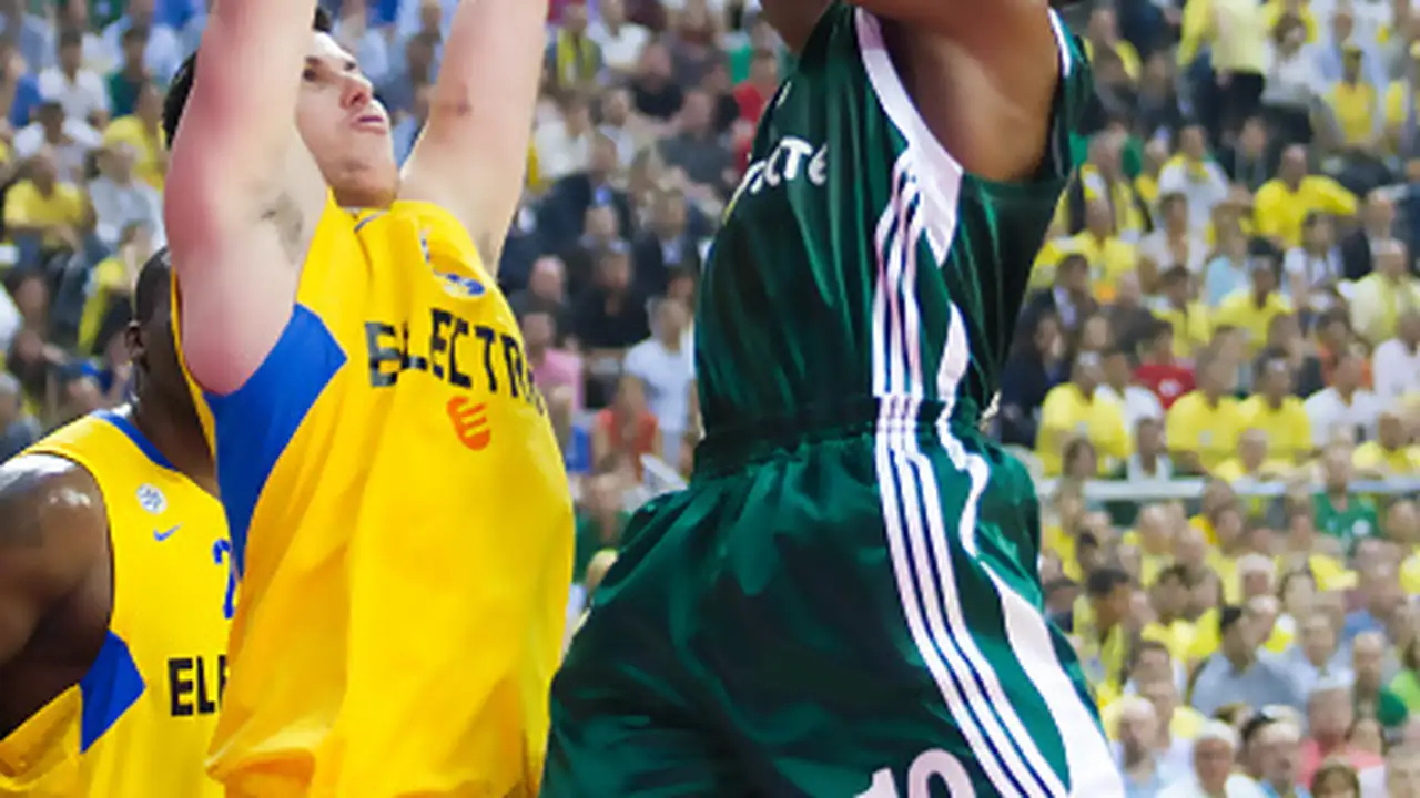 Romain Sato, broche de oro para la plantilla del Valencia Basket