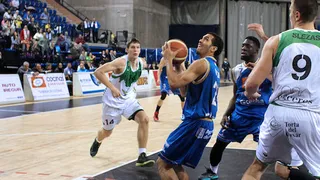 Alfredo Ott llega a Melilla. Brandon Brine apuesta exterior de Miraflores