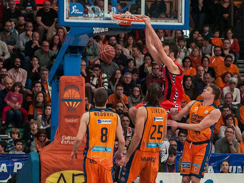 Shawn James cambia Bilbao por Olympiacos; Begic, su sustituto como MIB