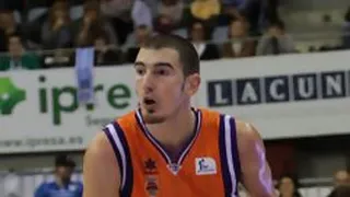 La máquina naranja acaba con la ilusión del Lagun Aro