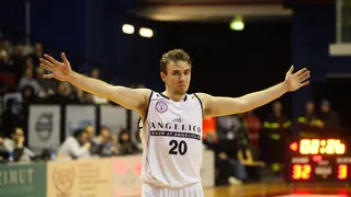 El ex ACB Alan Voskuil (Biella), capo cannonieri con 12 triples y 40 puntos ante Jesi