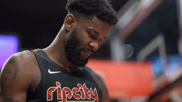 DeAndre Ayton promedia 12 puntos, pero sostiene que es un jugador de contrato máximo
