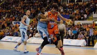 Coruña y Burgos logran el billete a semis pasando el rodillo