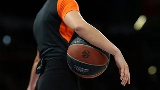 El hecho histórico del arbitraje protagonista en el Joventut vs Venezia