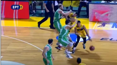 Anton Ponkrashov, 4 partidos de sanción y 40K de multa por su brutal agresión