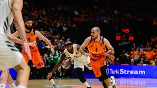 Estrella Roja da la bienvenida a Quino Colom