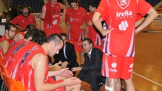 Ángel González Jareño continuará al mando de la revelación Grupo Iruña Navarra la próxima temporada