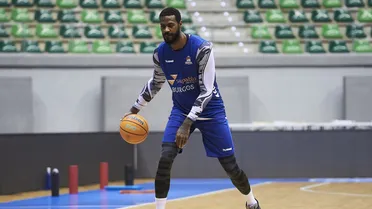 Earl Clark y San Pablo Burgos separan trayectorias