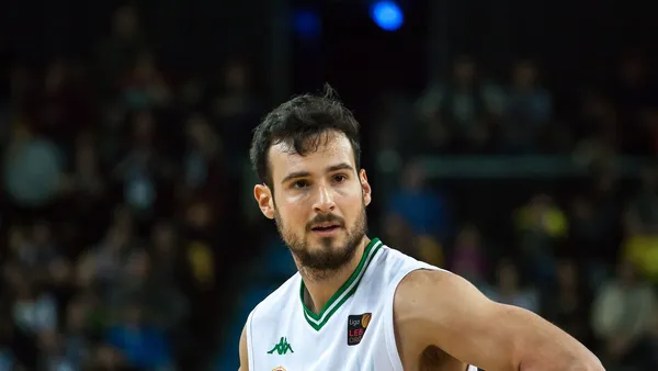 Costa y Badmus, movimientos de Granada y Coruña. ¿Javi Vega a LEB?