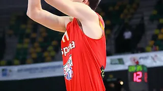 Joan Tomàs da el salto a la Adecco Oro con C.B. Clavijo