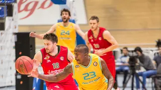 Mahalbasic (15 rebs) y Calathes (17), dúo titánico para frenar al Lokomotiv-Kuban