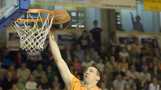 ACB Outside: Chalmers y Vuk encuentran equipo. Radenovic, Arnold, Miles y Hosley podrían ser los siguientes