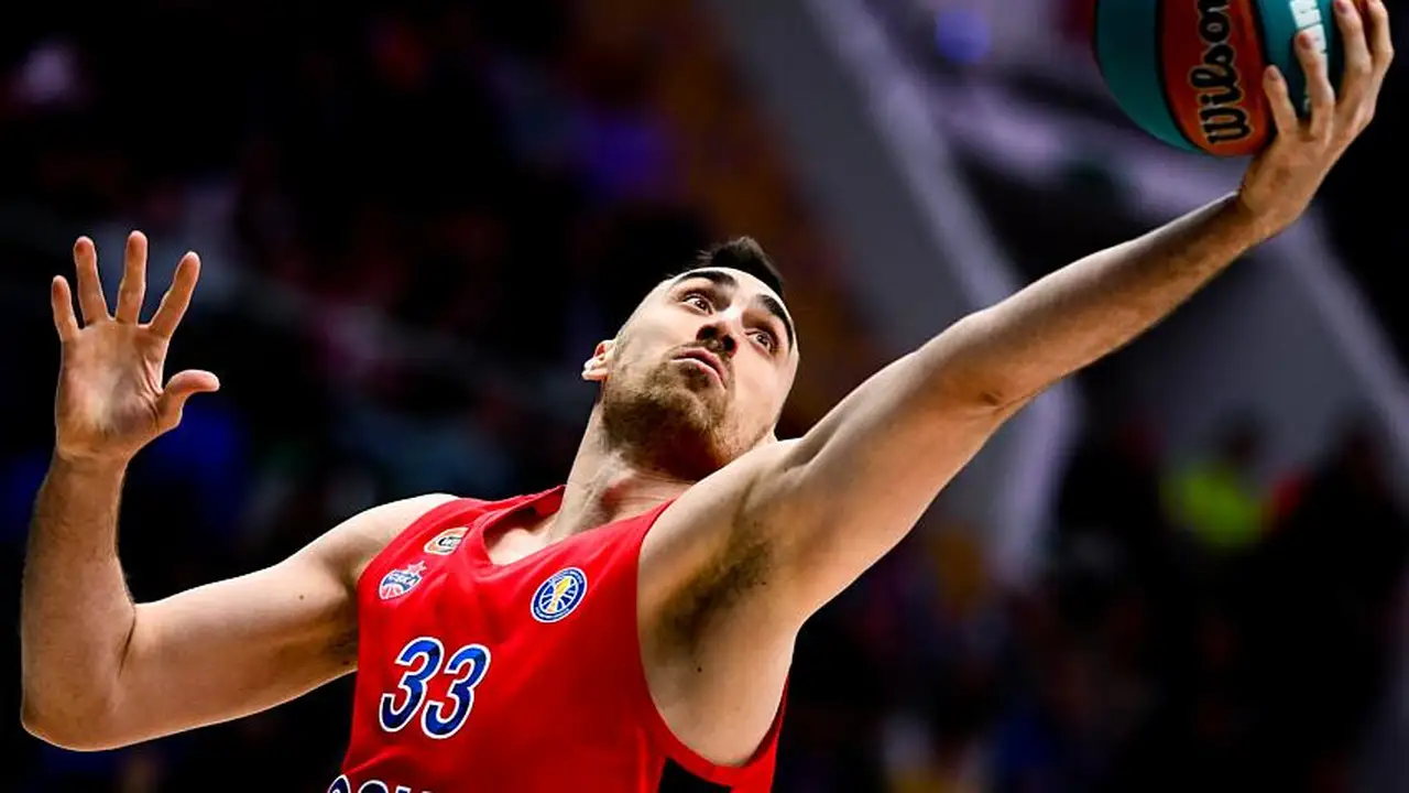 Nikola Milutinov podría volver a la Euroliga
