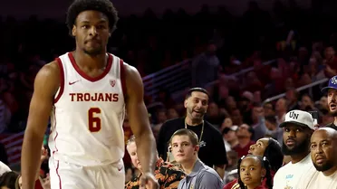 La reacción de LeBron James al ver a su hijo Bronny debutar en NCAA