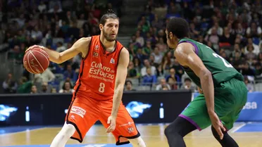 Valencia Basket exhibe músculo y deja sus credenciales en Málaga (70-78)