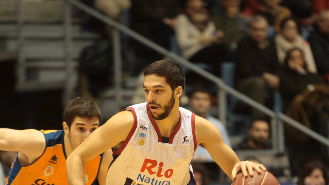 Pepe Pozas, al timón de Río Natura Monbus Obradoiro una temporada más