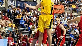 Uriz y Sekulic dan la séptima vida al Canarias ante el Obradoiro (84-77)